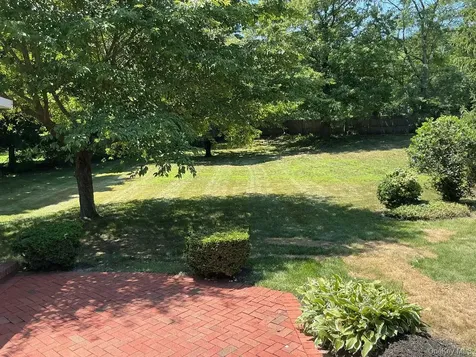 19 Michaels Lane Old Brookville NY 11545