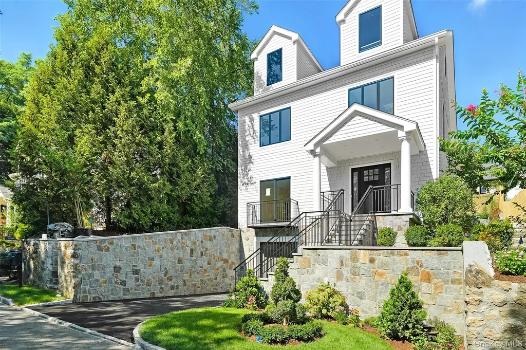 64 1/2 Exchange Place Port Chester NY 10573