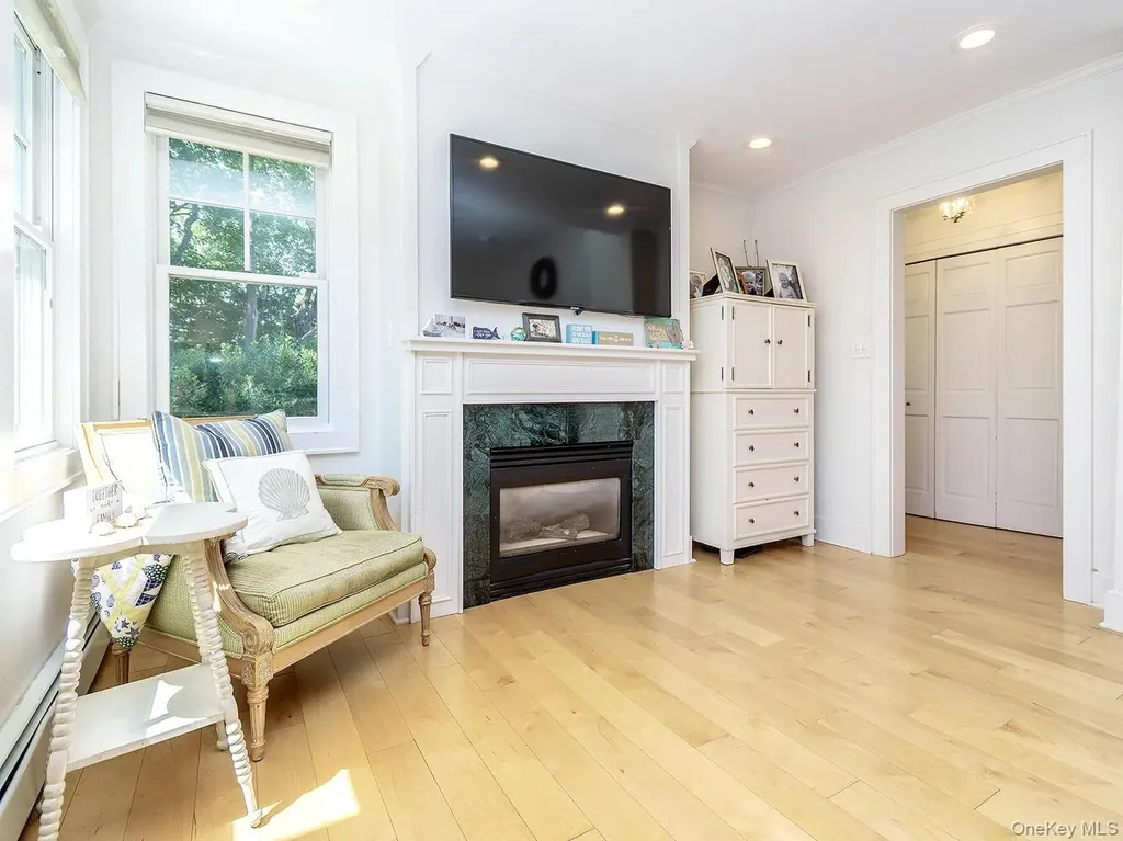 182 14th Avenue Sea Cliff NY 11579