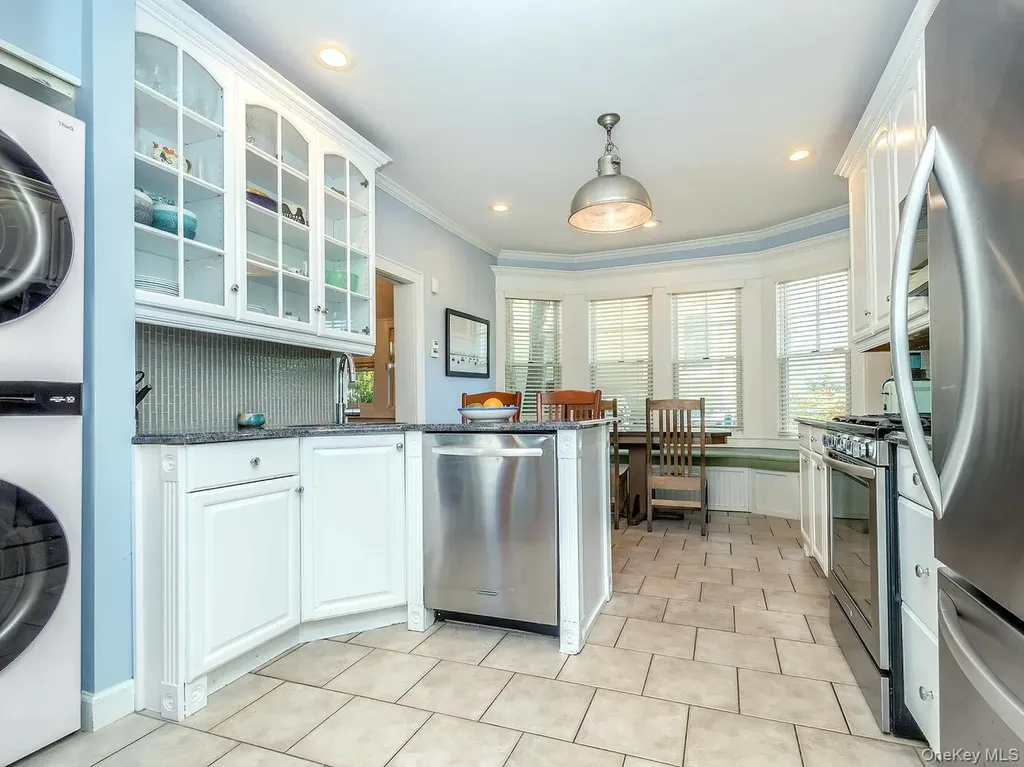 182 14th Avenue Sea Cliff NY 11579