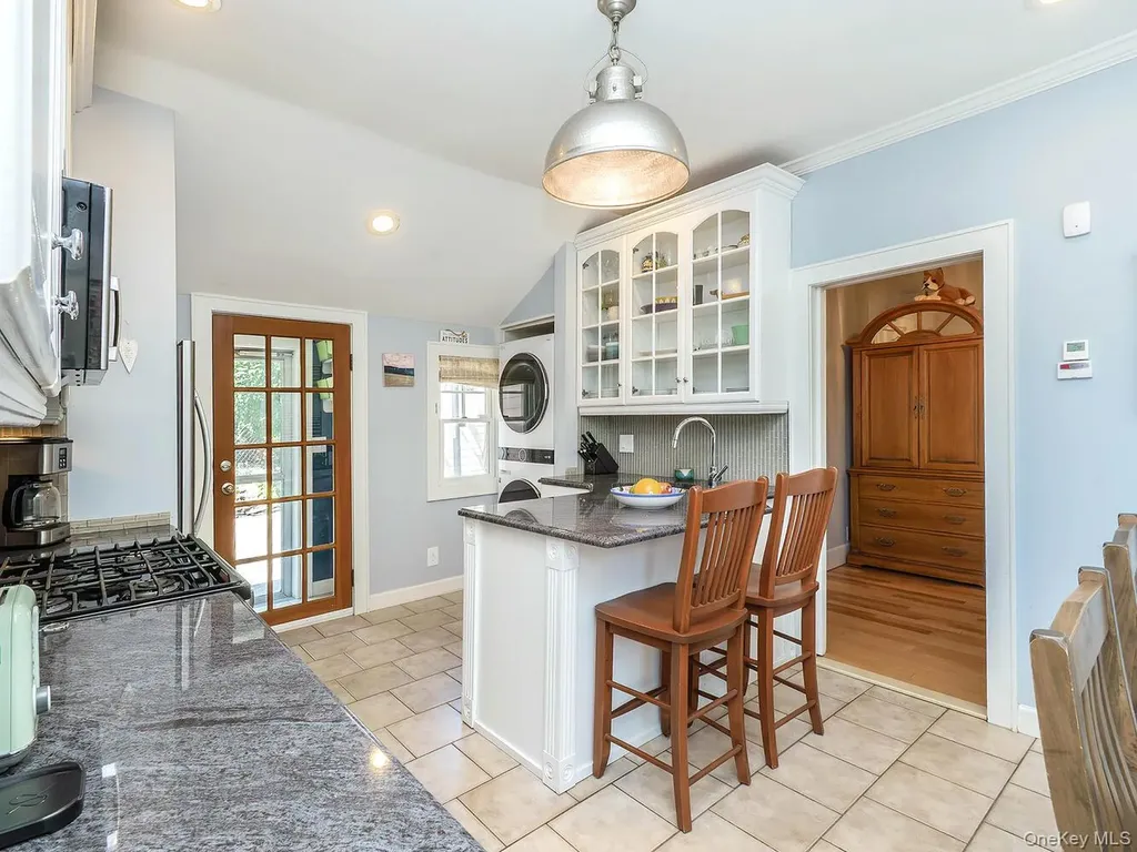 182 14th Avenue Sea Cliff NY 11579