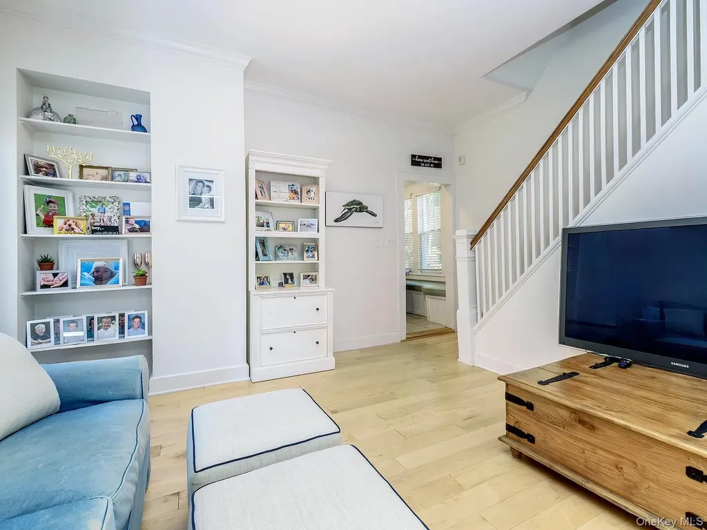 182 14th Avenue Sea Cliff NY 11579