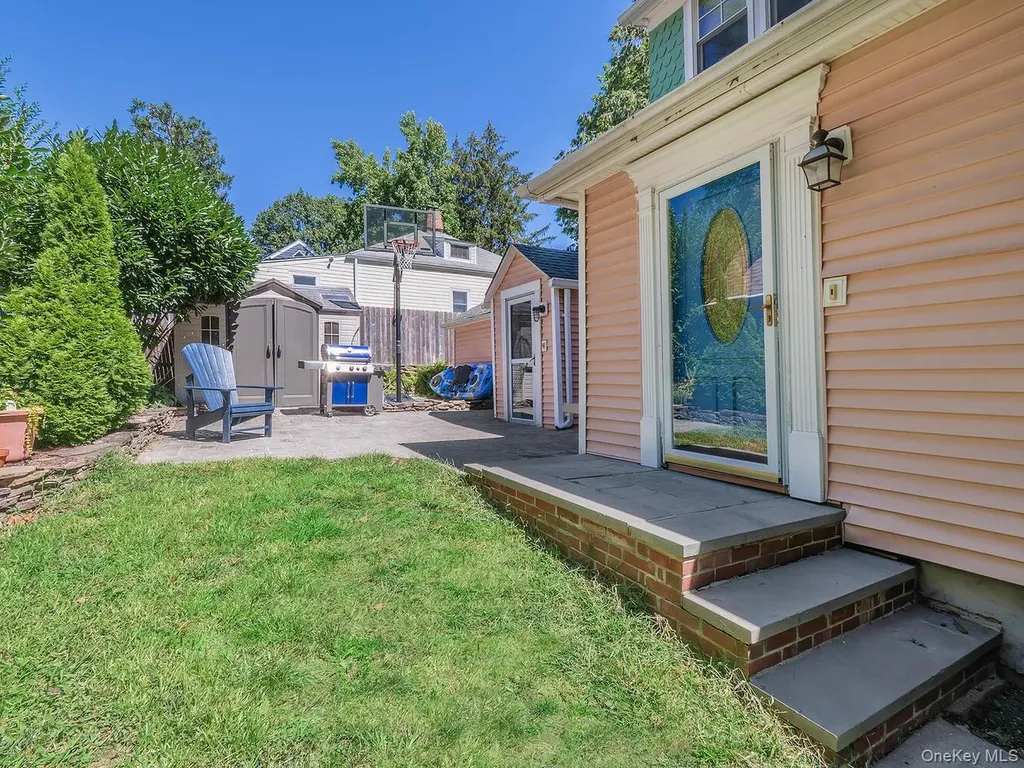182 14th Avenue Sea Cliff NY 11579