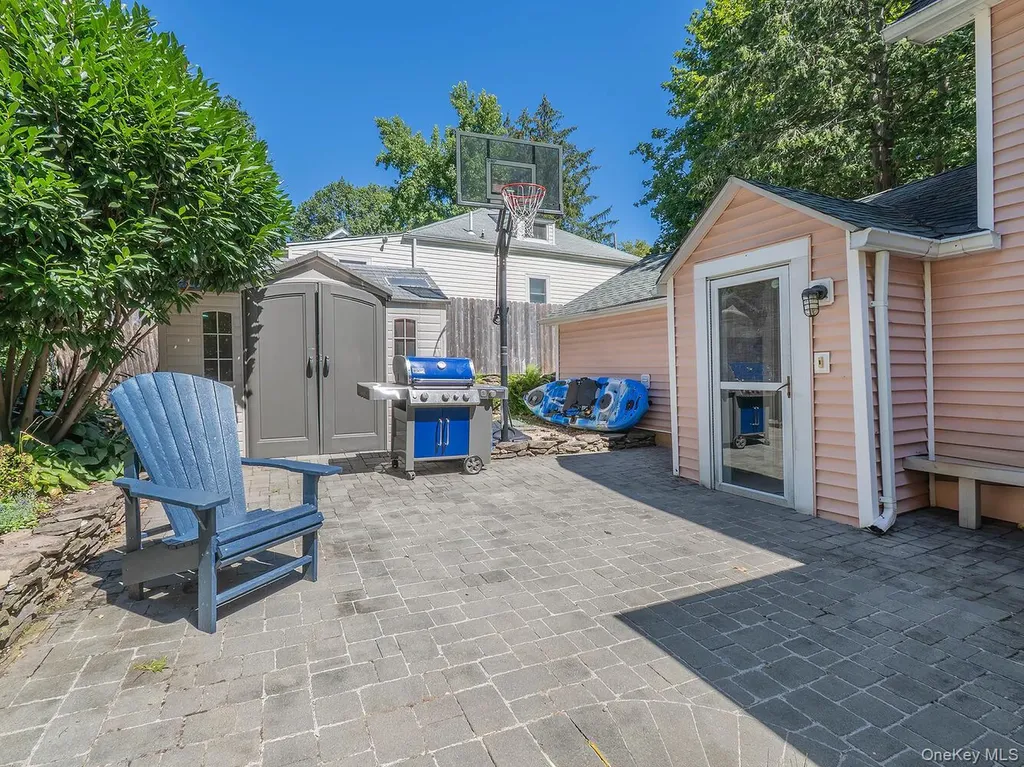 182 14th Avenue Sea Cliff NY 11579
