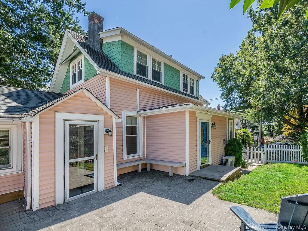 182 14th Avenue Sea Cliff NY 11579