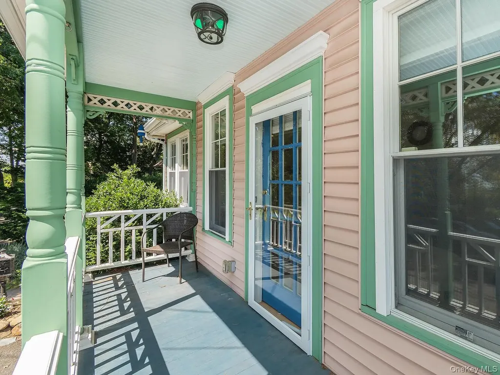 182 14th Avenue Sea Cliff NY 11579