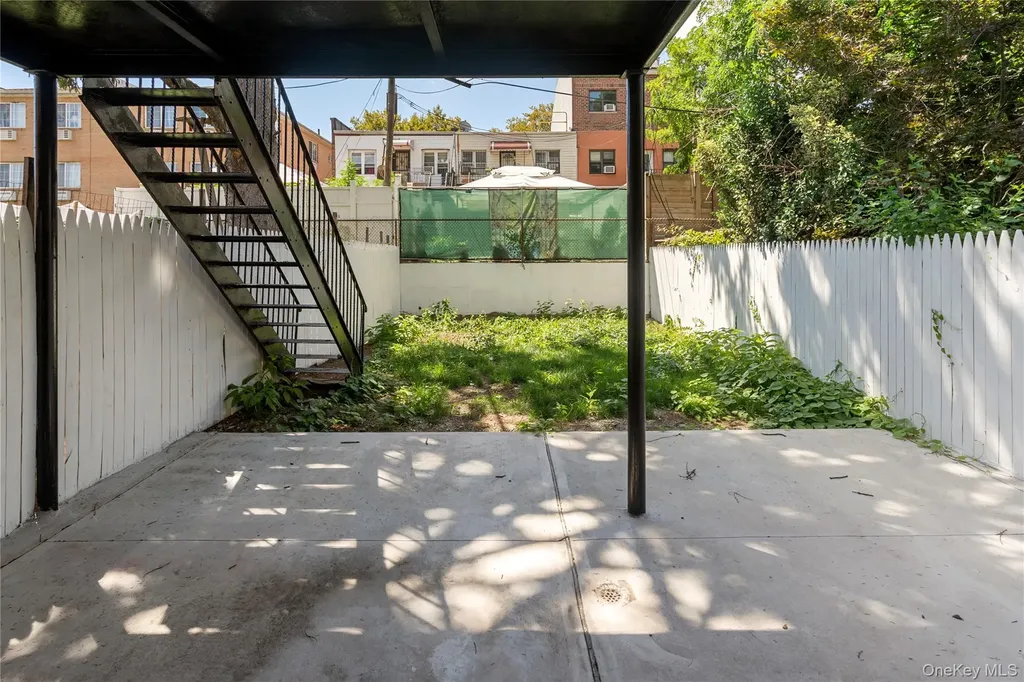 1262 E 98th Street Brooklyn NY 11236