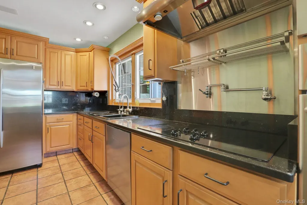 1041 Pine Place Kingston NY 12401