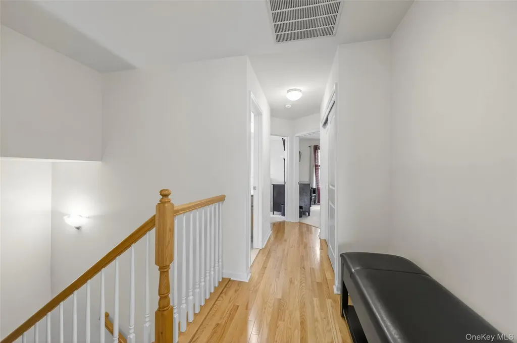 1802 Hawthorn Way New Windsor NY 12553