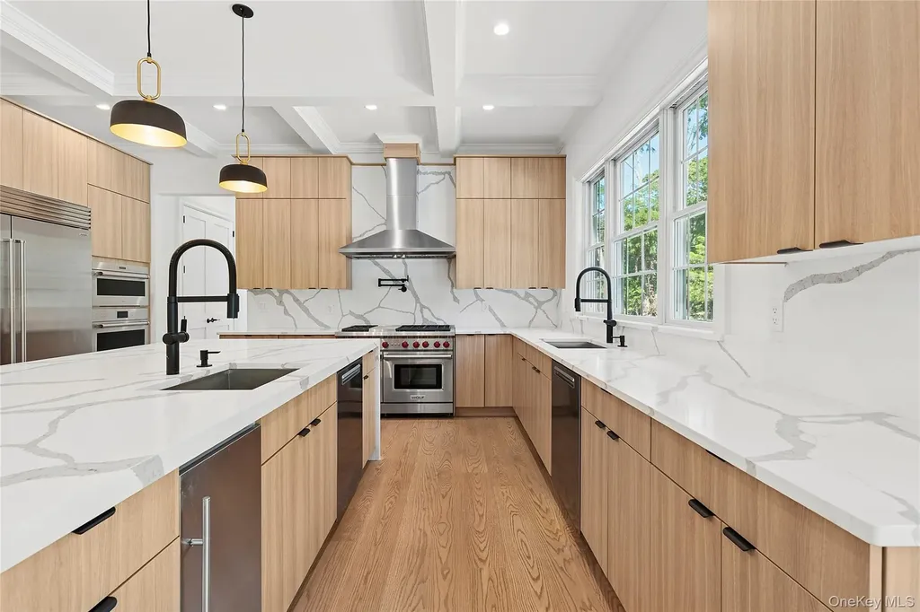 80 Deer Run Southold NY 11971