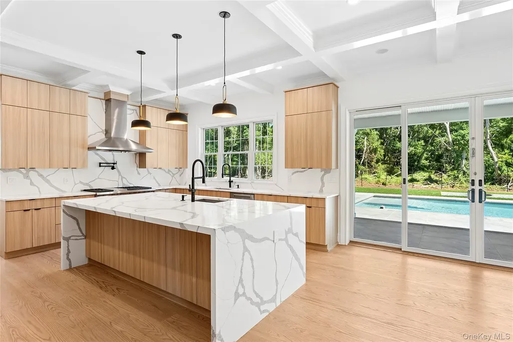 80 Deer Run Southold NY 11971