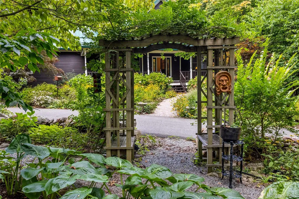 120 Lane Gate Road Cold Spring NY 10516