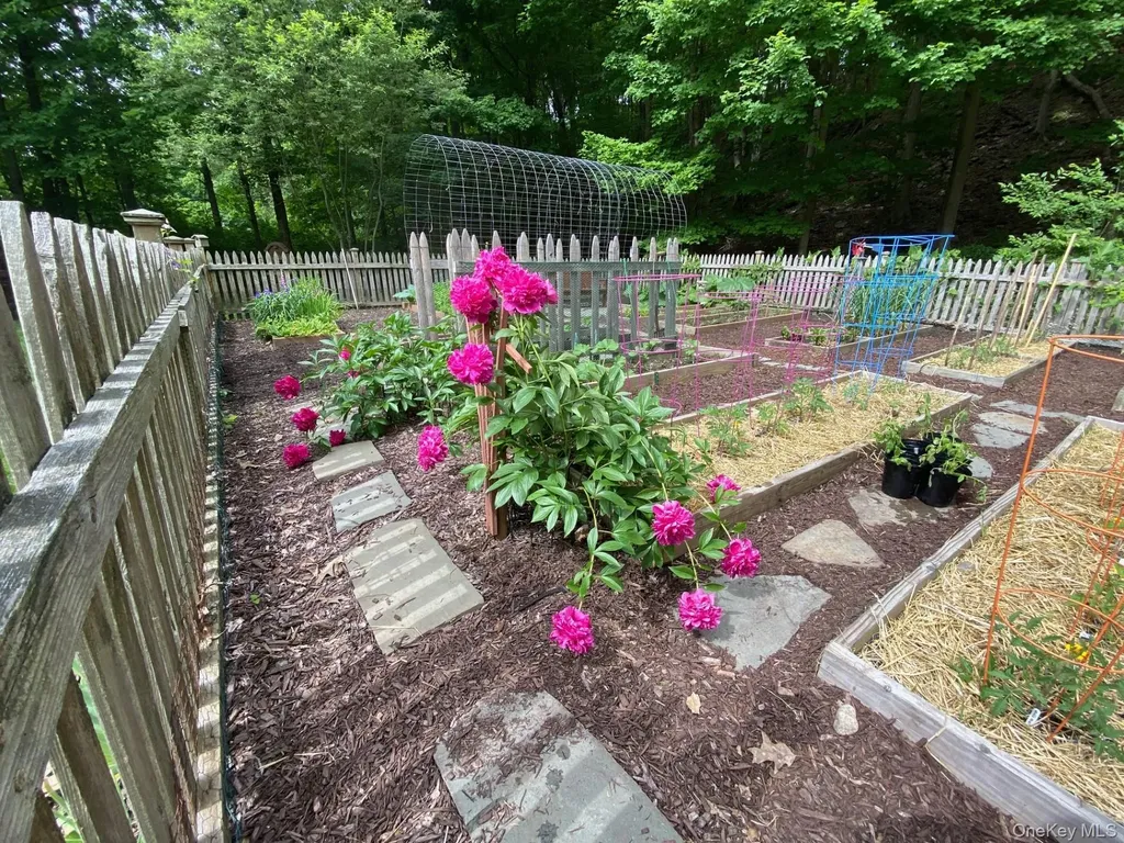 120 Lane Gate Road Cold Spring NY 10516