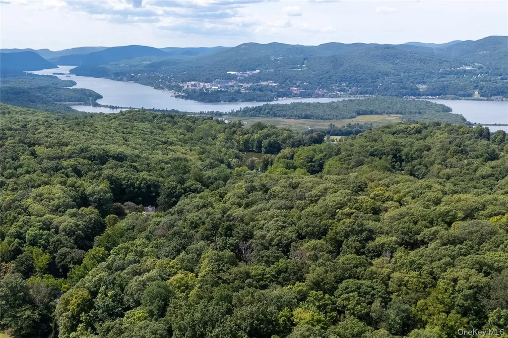 120 Lane Gate Road Cold Spring NY 10516
