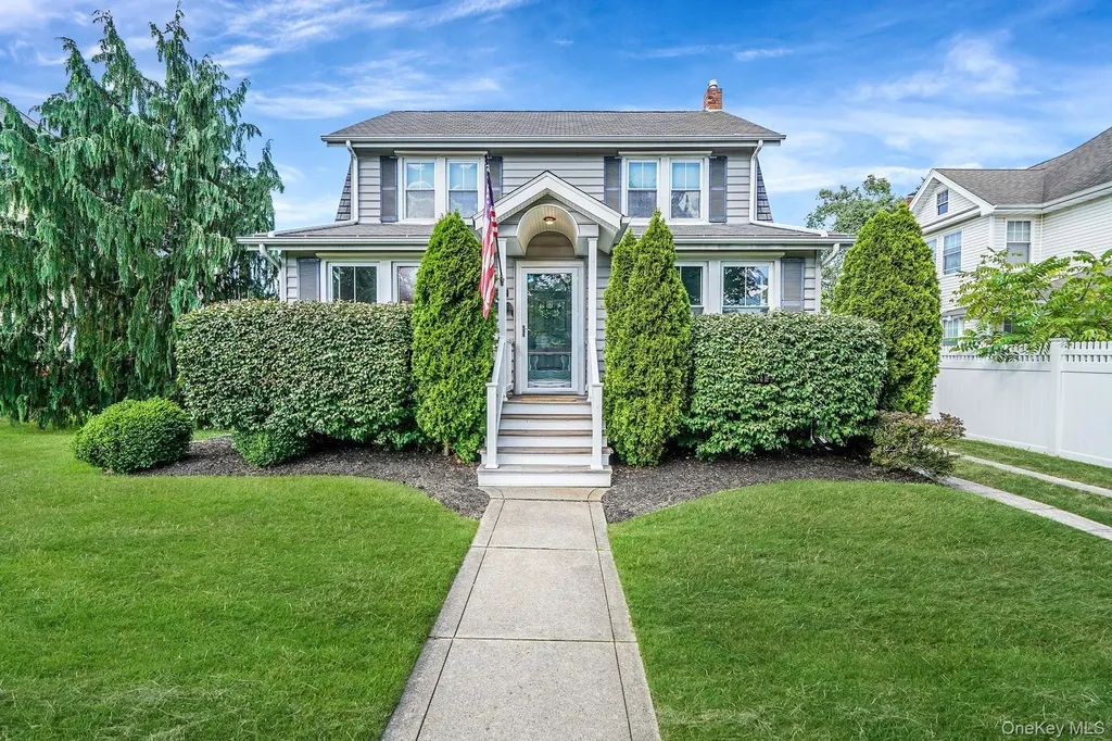 137 Carman Street Patchogue NY 11772