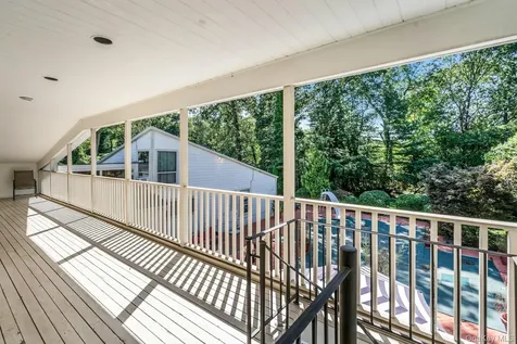 5 Carol Lane Upper Brookville NY 11545