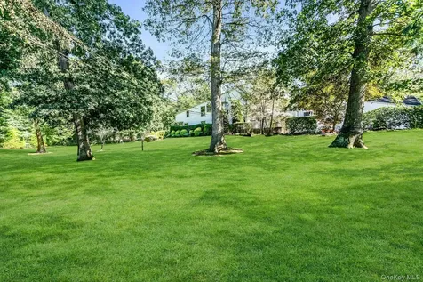 5 Carol Lane Upper Brookville NY 11545