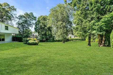 5 Carol Lane Upper Brookville NY 11545