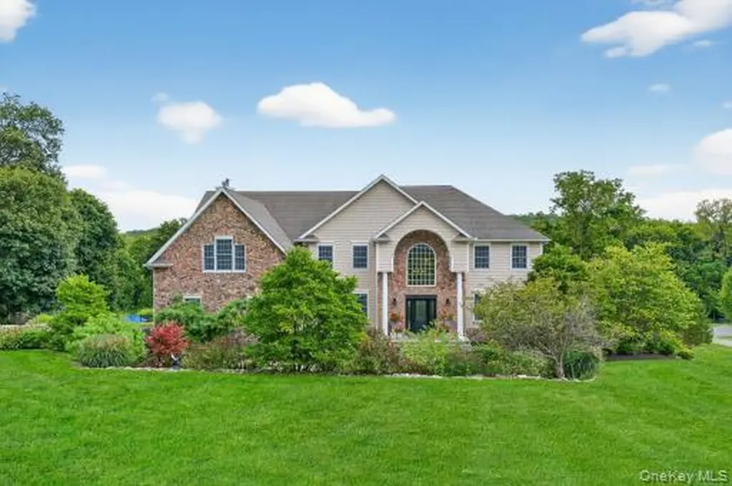 43 Kayla Lane Mahopac NY 10541