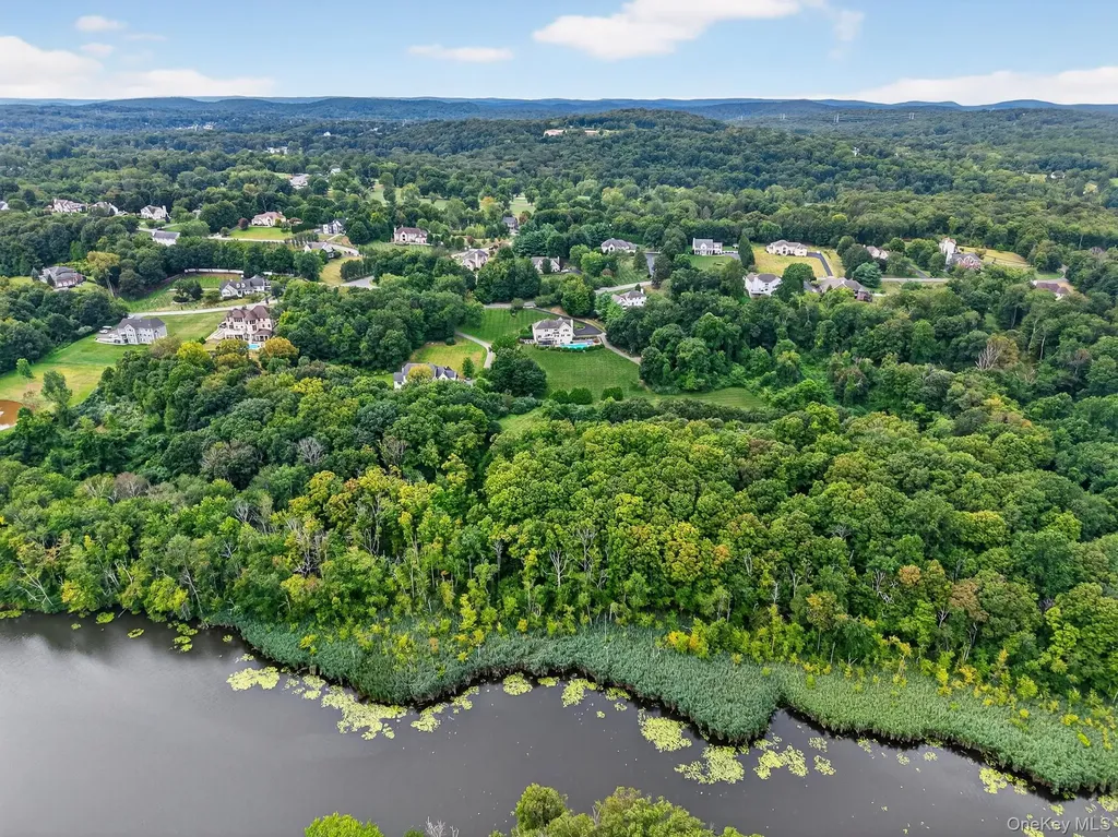 43 Kayla Lane Mahopac NY 10541