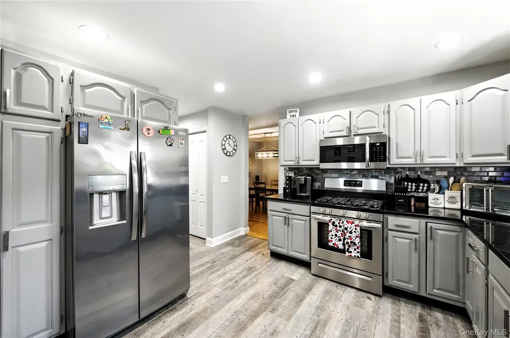 11 Nottingham Way Mahopac NY 10541
