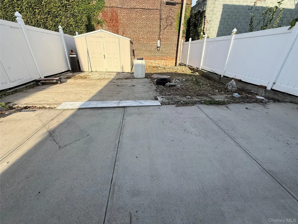 15 Euclid Avenue Brooklyn NY 11208