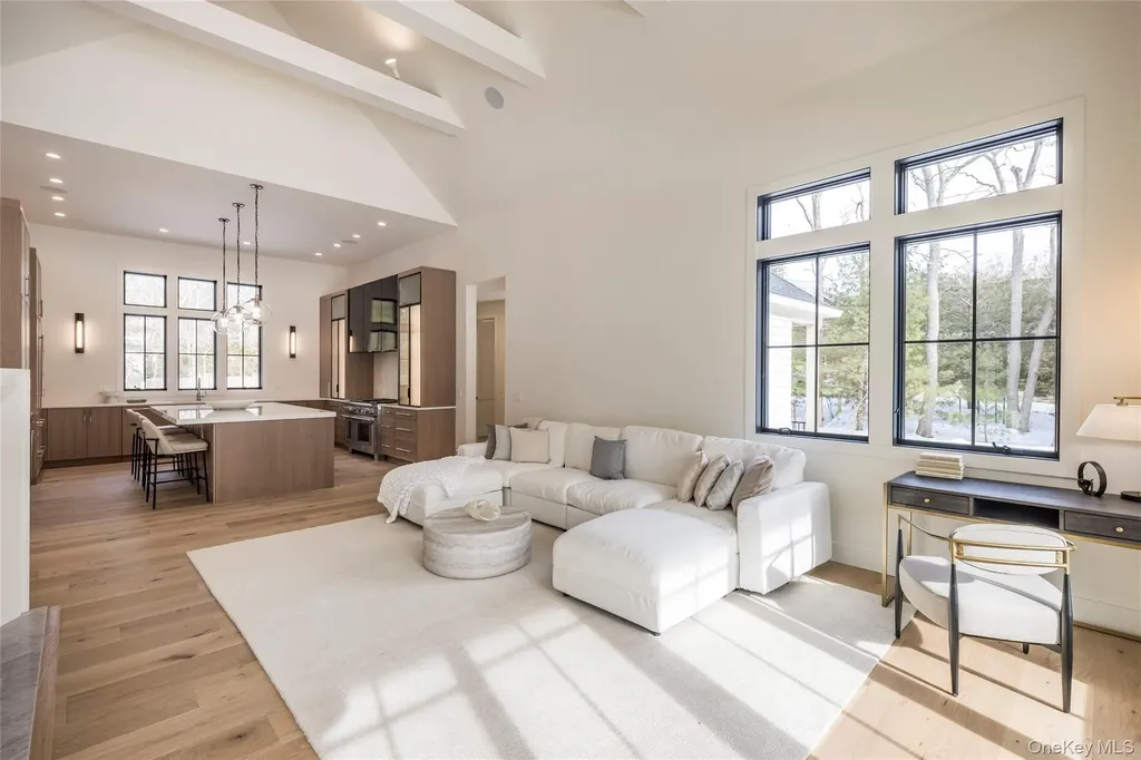33 Harbor View Drive East Hampton NY 11937