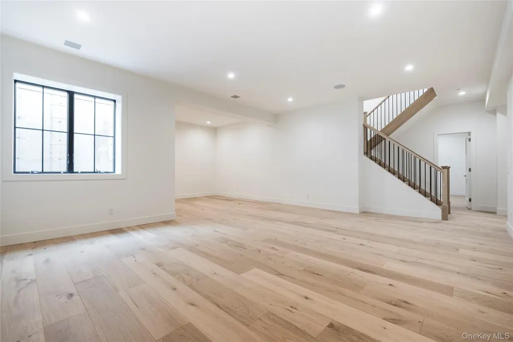 33 Harbor View Drive East Hampton NY 11937