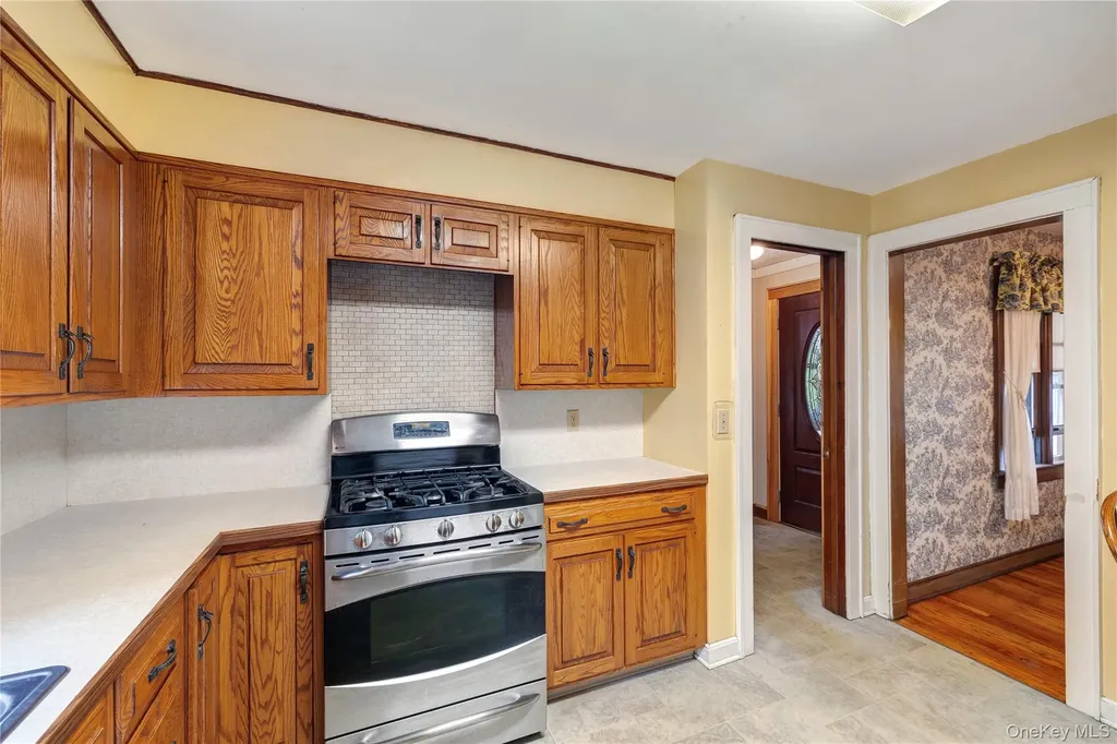 11 Mountain View Road Poughkeepsie NY 12603