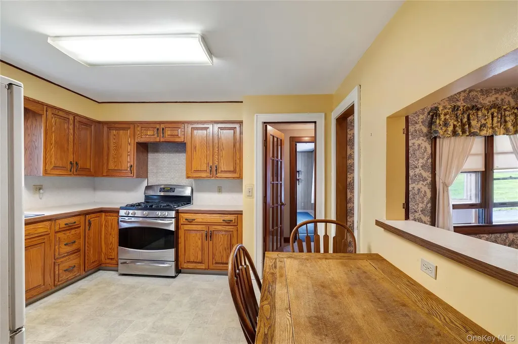 11 Mountain View Road Poughkeepsie NY 12603