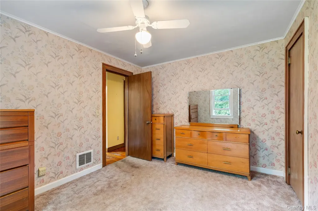 11 Mountain View Road Poughkeepsie NY 12603
