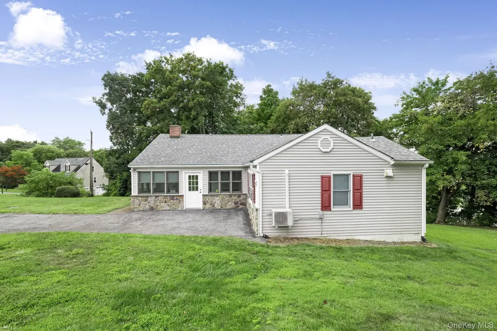 11 Mountain View Road Poughkeepsie NY 12603