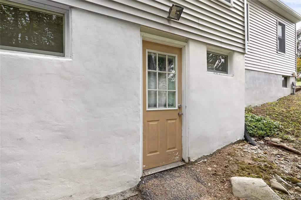 11 Mountain View Road Poughkeepsie NY 12603