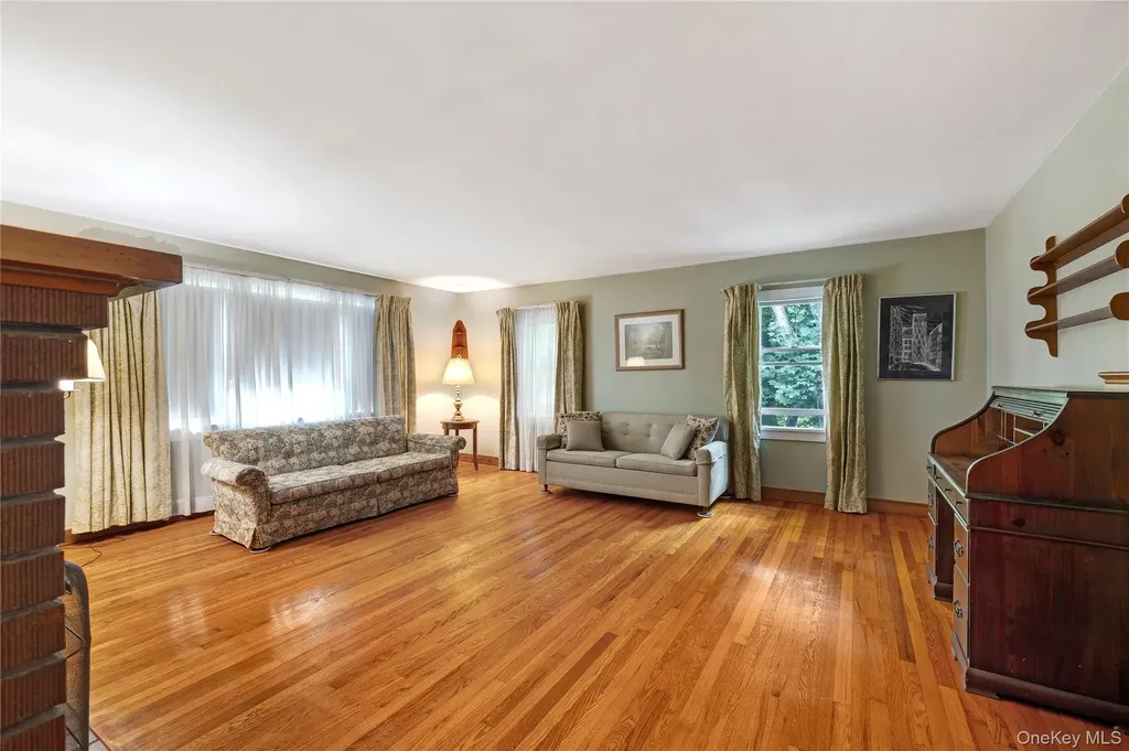 11 Mountain View Road Poughkeepsie NY 12603