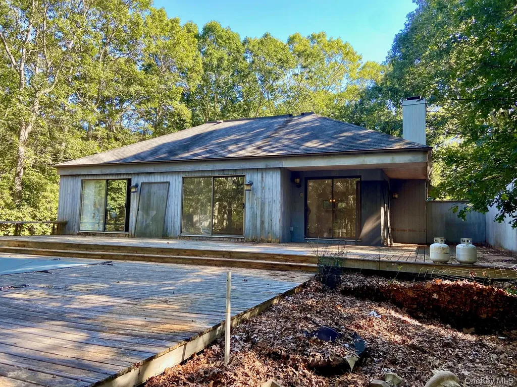 16 Karin Drive East Hampton NY 11937