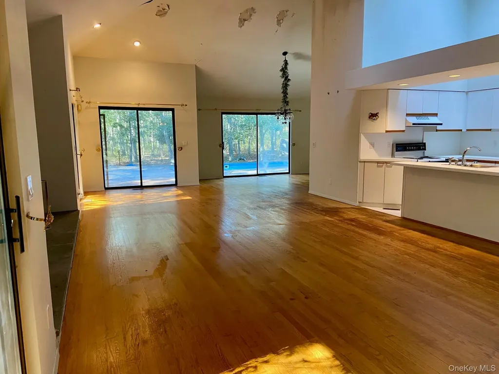 16 Karin Drive East Hampton NY 11937