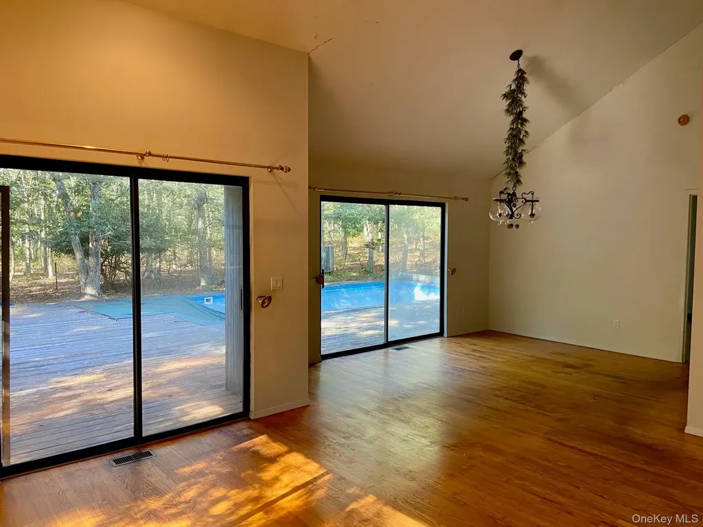 16 Karin Drive East Hampton NY 11937