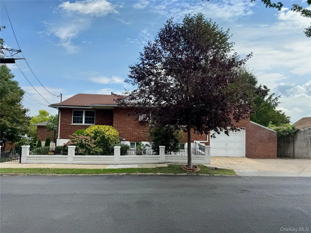 396 King Avenue Bronx NY 10464