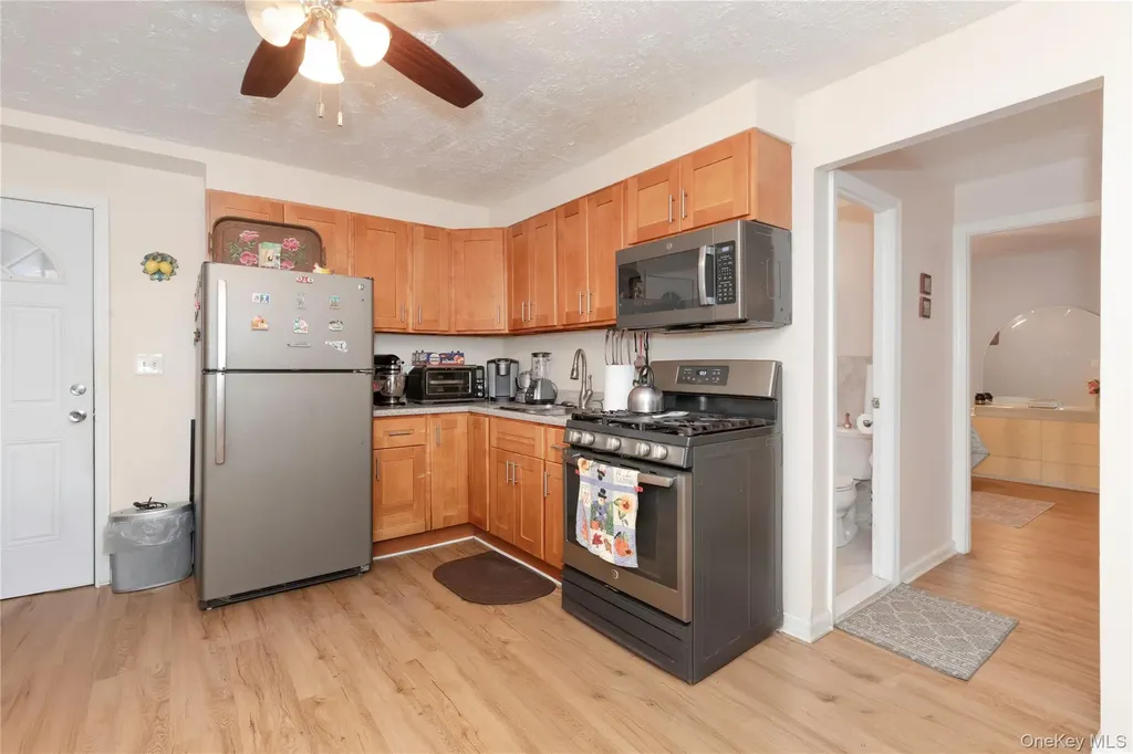 396 King Avenue Bronx NY 10464