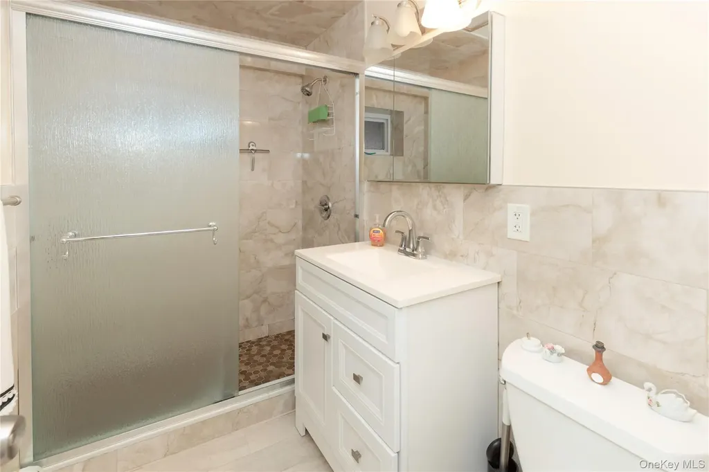 396 King Avenue Bronx NY 10464