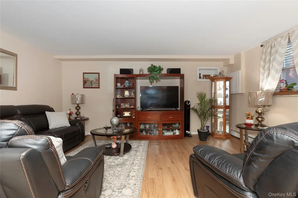 396 King Avenue Bronx NY 10464