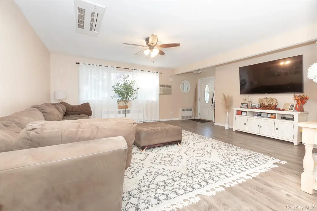 396 King Avenue Bronx NY 10464