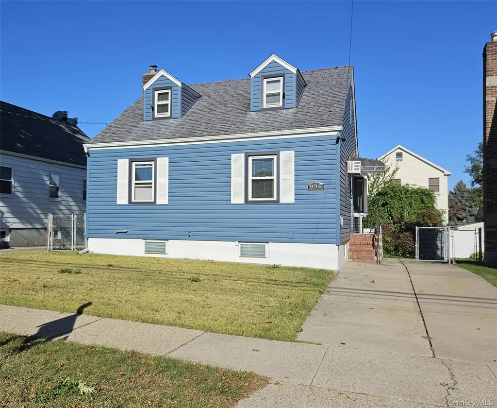 956 Hillside Boulevard New Hyde Park NY 11040