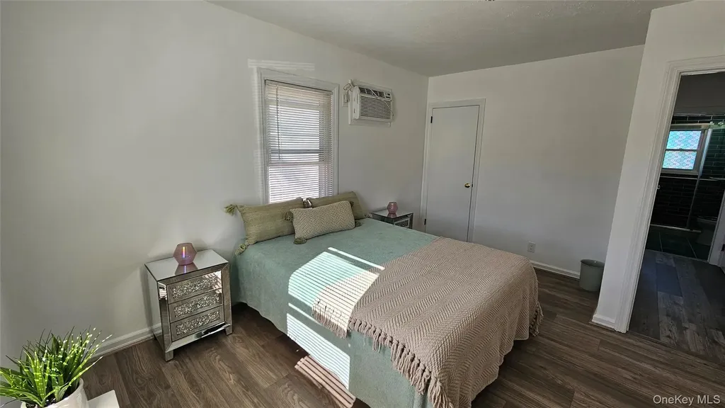 956 Hillside Boulevard New Hyde Park NY 11040