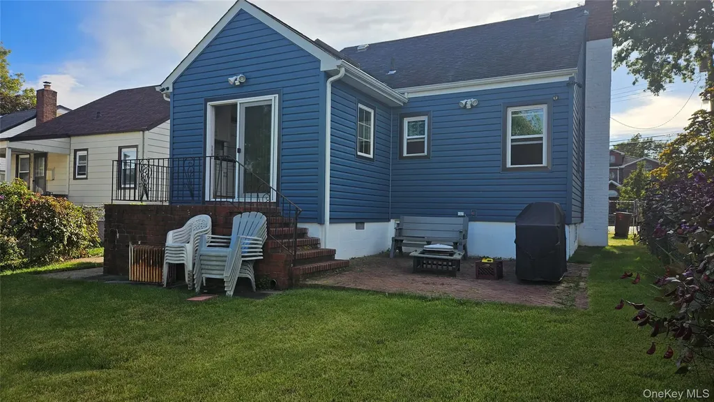 956 Hillside Boulevard New Hyde Park NY 11040