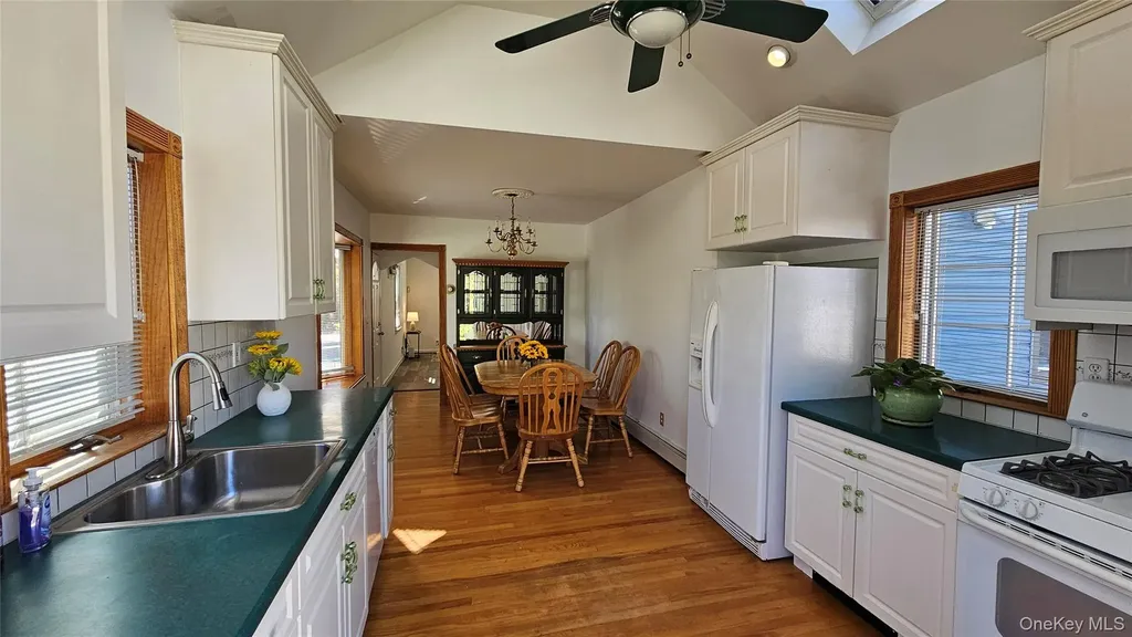 956 Hillside Boulevard New Hyde Park NY 11040