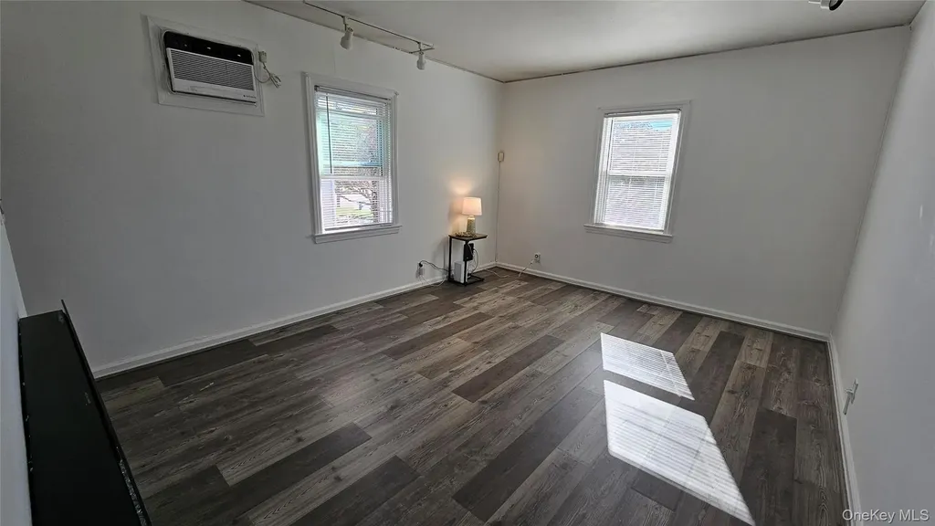 956 Hillside Boulevard New Hyde Park NY 11040