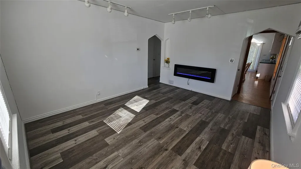 956 Hillside Boulevard New Hyde Park NY 11040