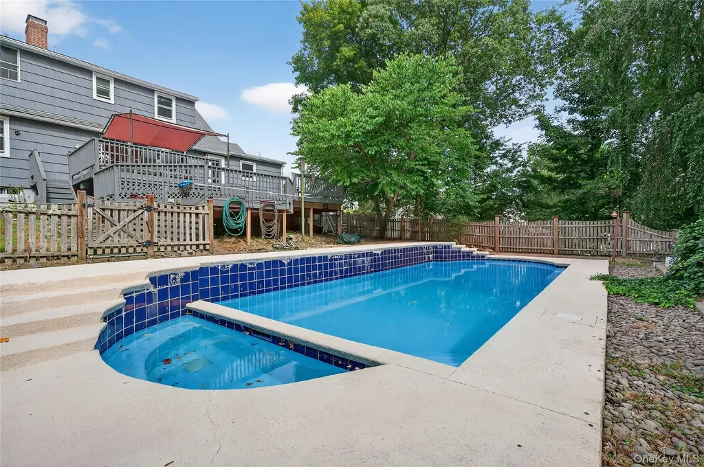 2 Charlotte Place Monroe NY 10950