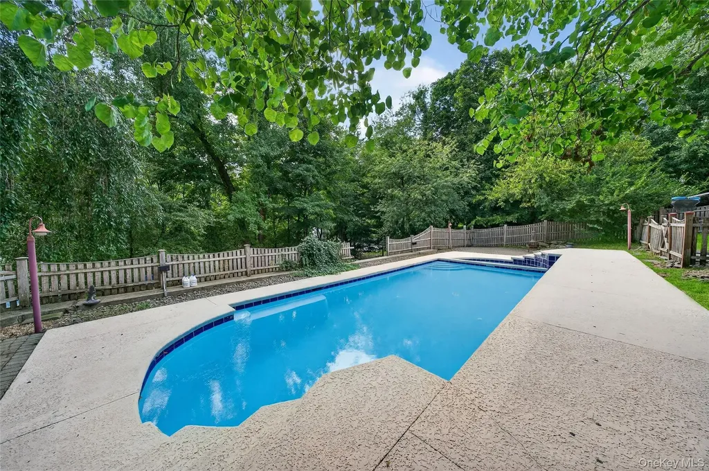 2 Charlotte Place Monroe NY 10950
